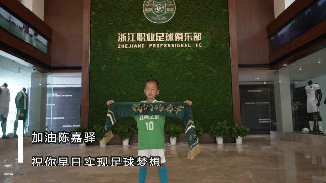 茶馆里跑腿的小伙子